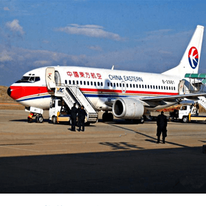 右旗巴丹吉林航空运输航空快运业稳步发展的原因是什么？